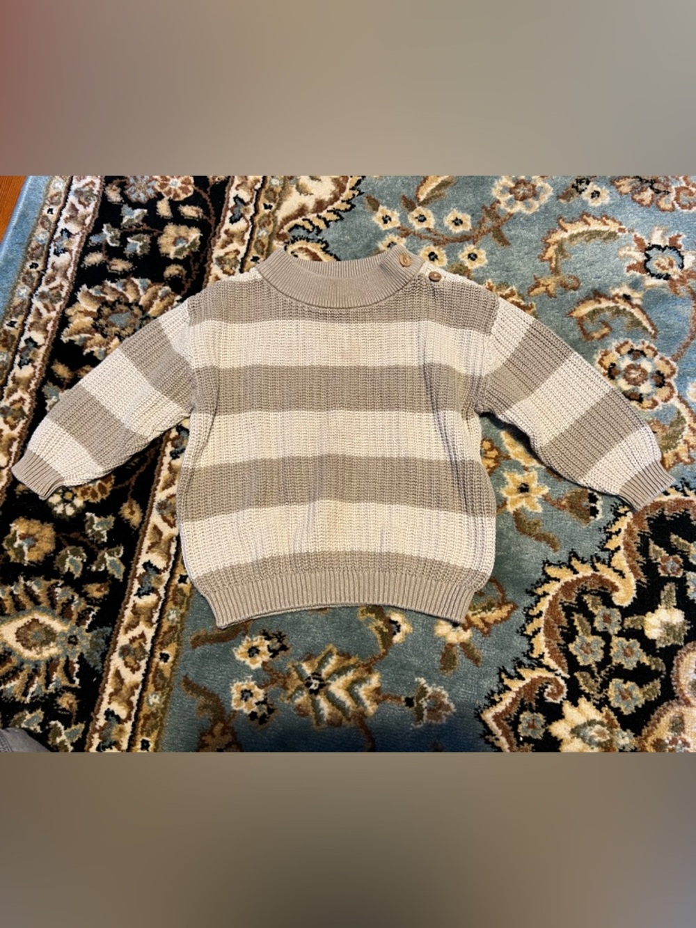 H&M Beige and Cream Baby Knit Sweater with Shoulder Buttons 12m